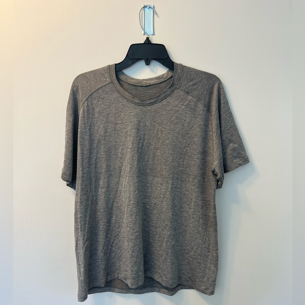 Men’s Lululemon Shirt XL